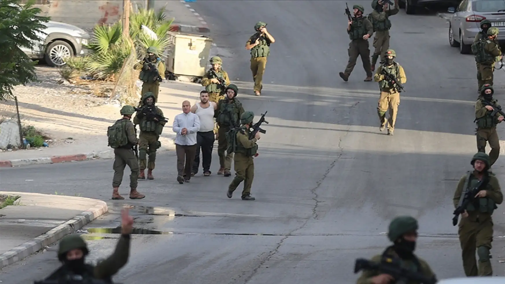 İsrail güçleri, Batı Şeria ve Kudüs'te 55 Filistinliyi gözaltına aldı: Baskınlar artıyor