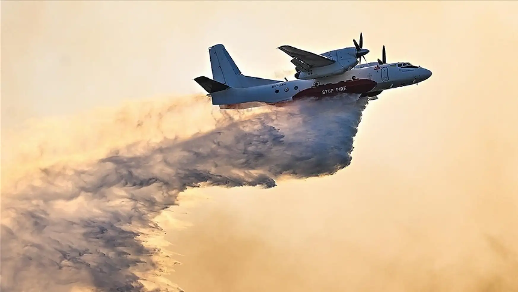 İzmir Aliağa'daki orman yangını kontrol altına alındı, Menderes'teki yangını söndürme çalışmaları sürüyor