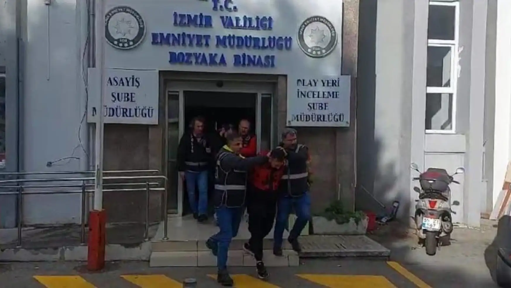 İzmir'den araba çaldılar!.. Karaman'a götürdüler: Üç kişi yakalandı
