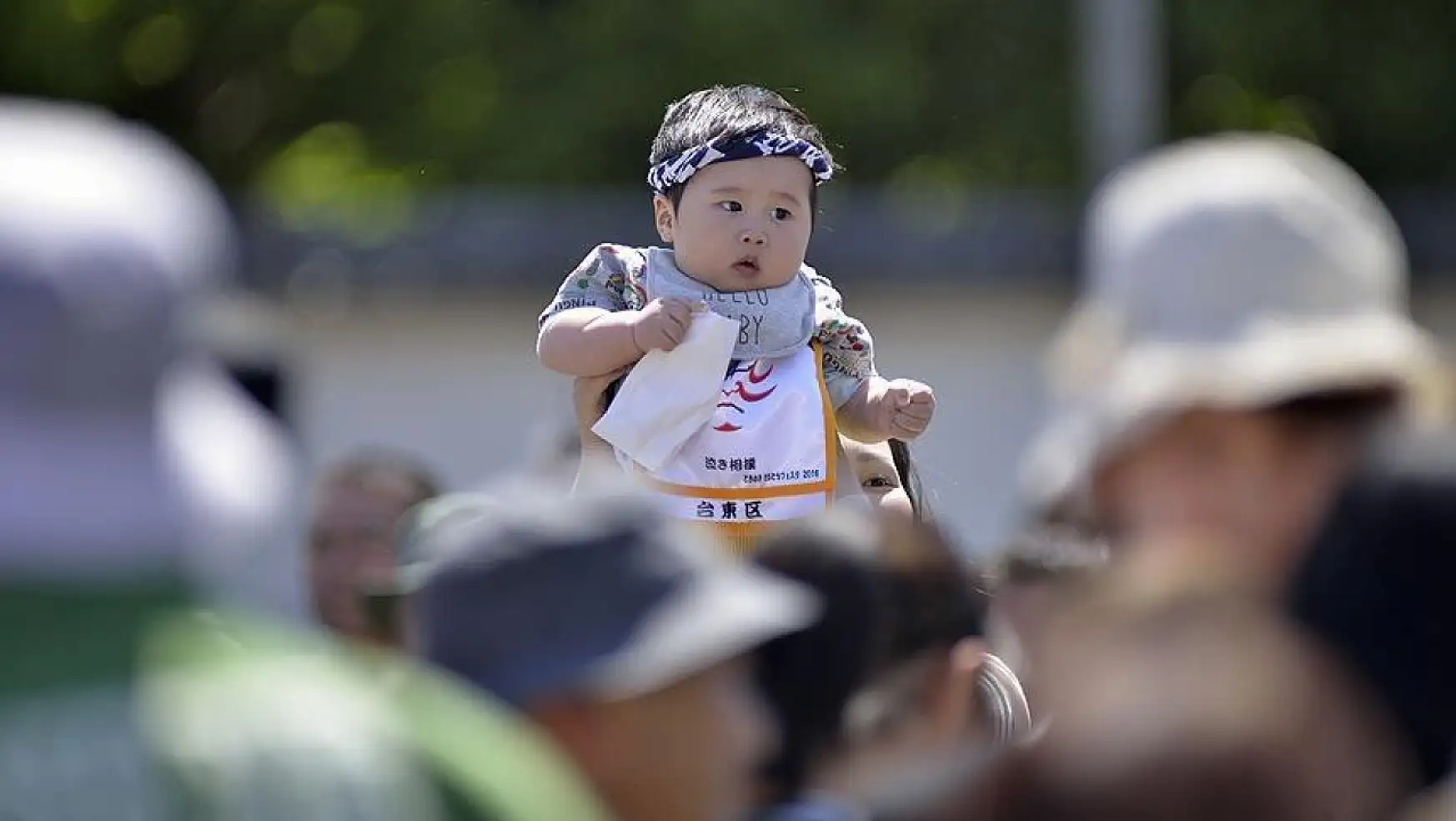Japonya nüfusun yaşlanmasına karşı çocuk yetiştirmeyi teşvik edecek