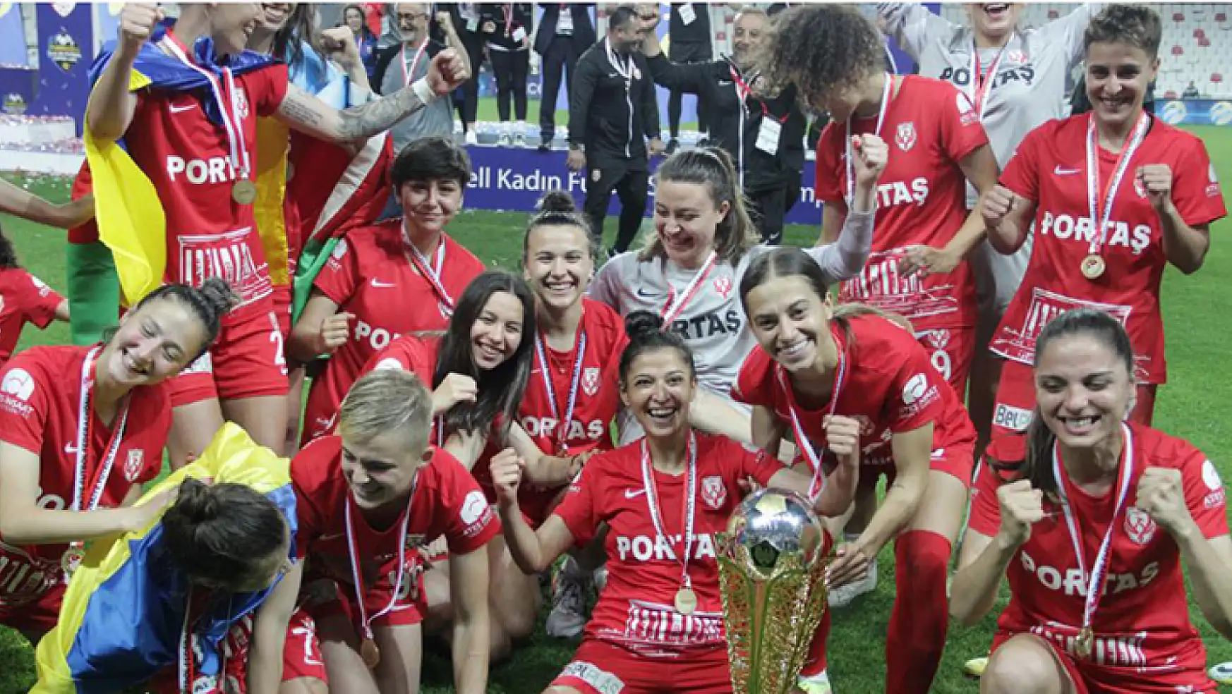 Kadınlar Süper Lig'de şampiyon Ankara Büyükşehir Belediyesi