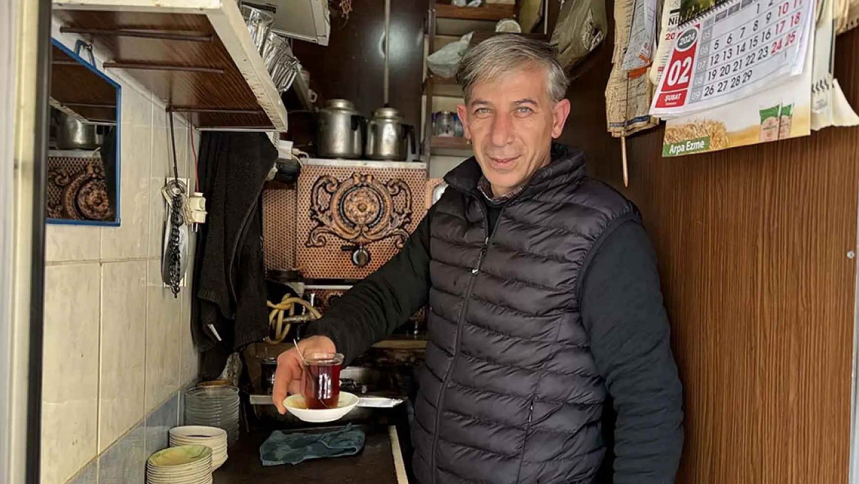 Konya'da Çaycı Mustafa'nın ocağı 20 yıldır 2 metrekarelik dükkanda kaynıyor