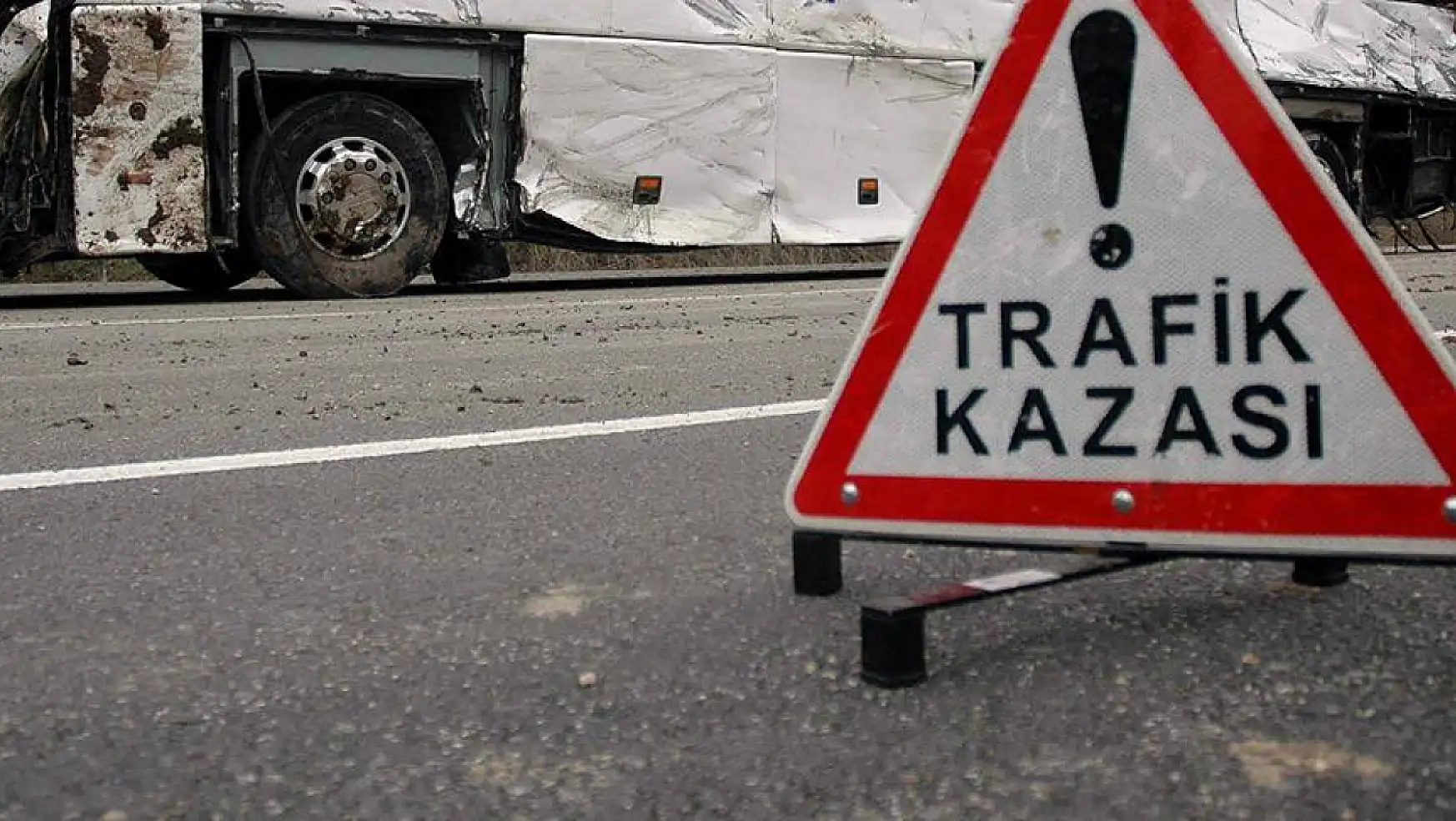 Konya'da felaket gibi kaza! Otomobil devrildi