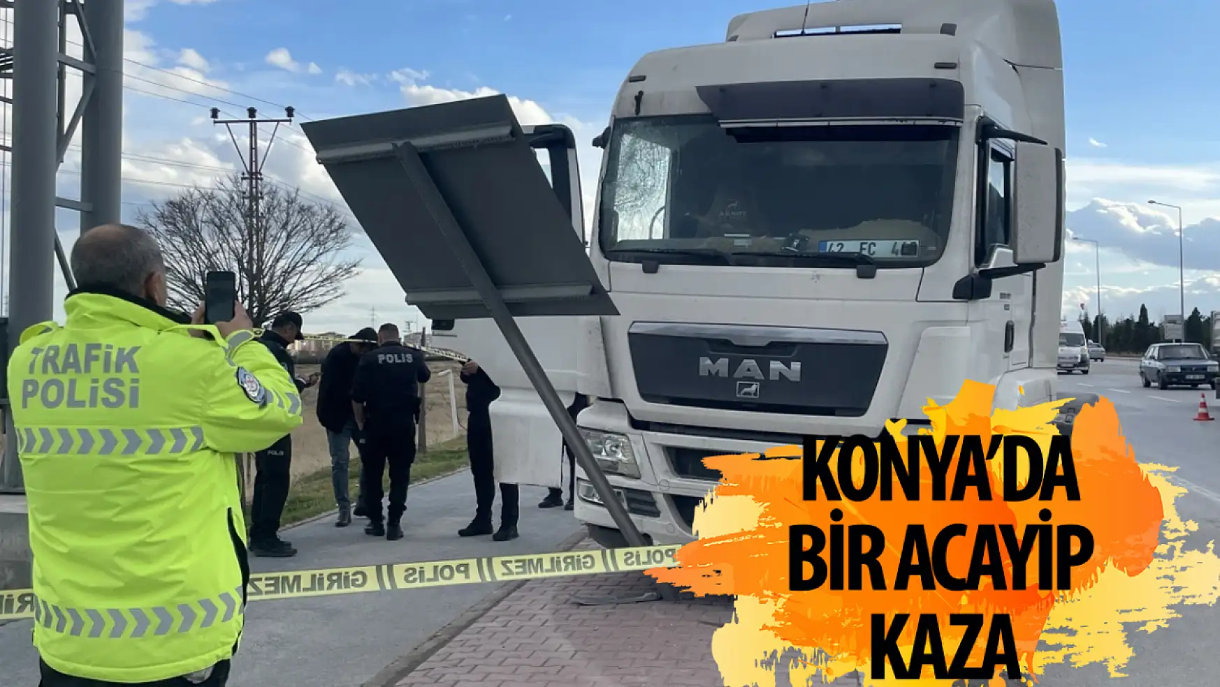 Konya'da ilginç kaza! Başına tabela çarptı!