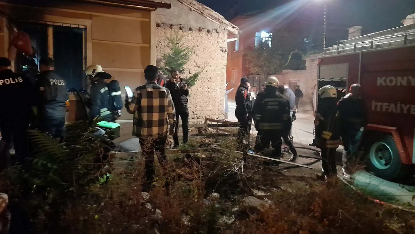 Konya'da yangın faciası! 77 yaşındaki bir kişi alevlerin arasında kaldı! İtfaiye müdahale etti!