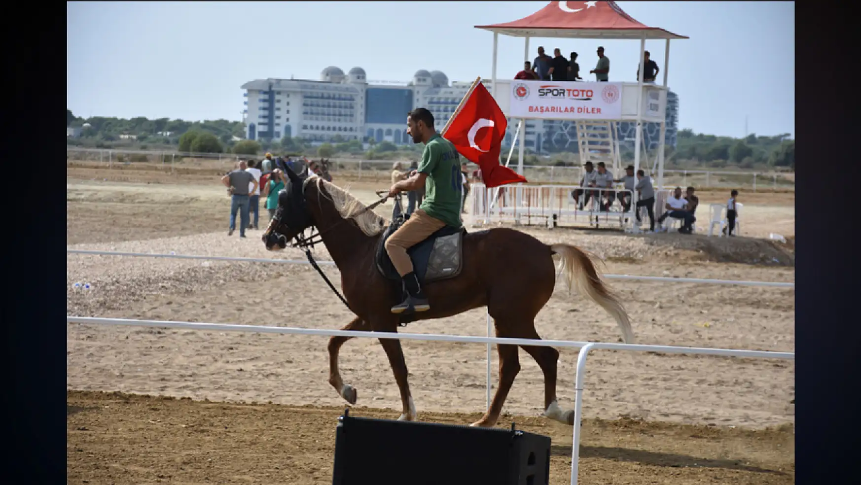 Konyalı yarışmacı Rahvan At Yarışlarında birinci oldu!