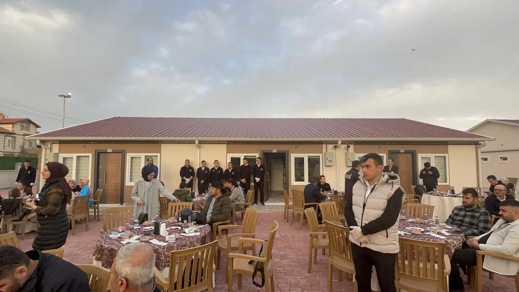 Konya Karatay Belediyesi'nin depremzedeler için yaptğı Karatay Konukevi törenle açıldı