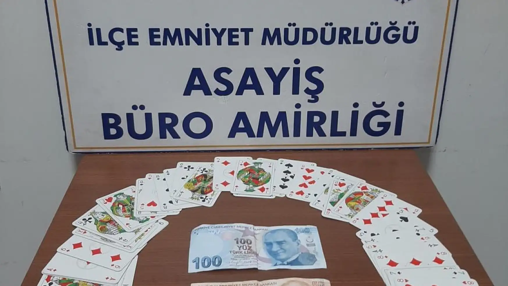 Konya polisi göz açtırmıyor: O ilçede kumar baskını gerçekleştirildi!