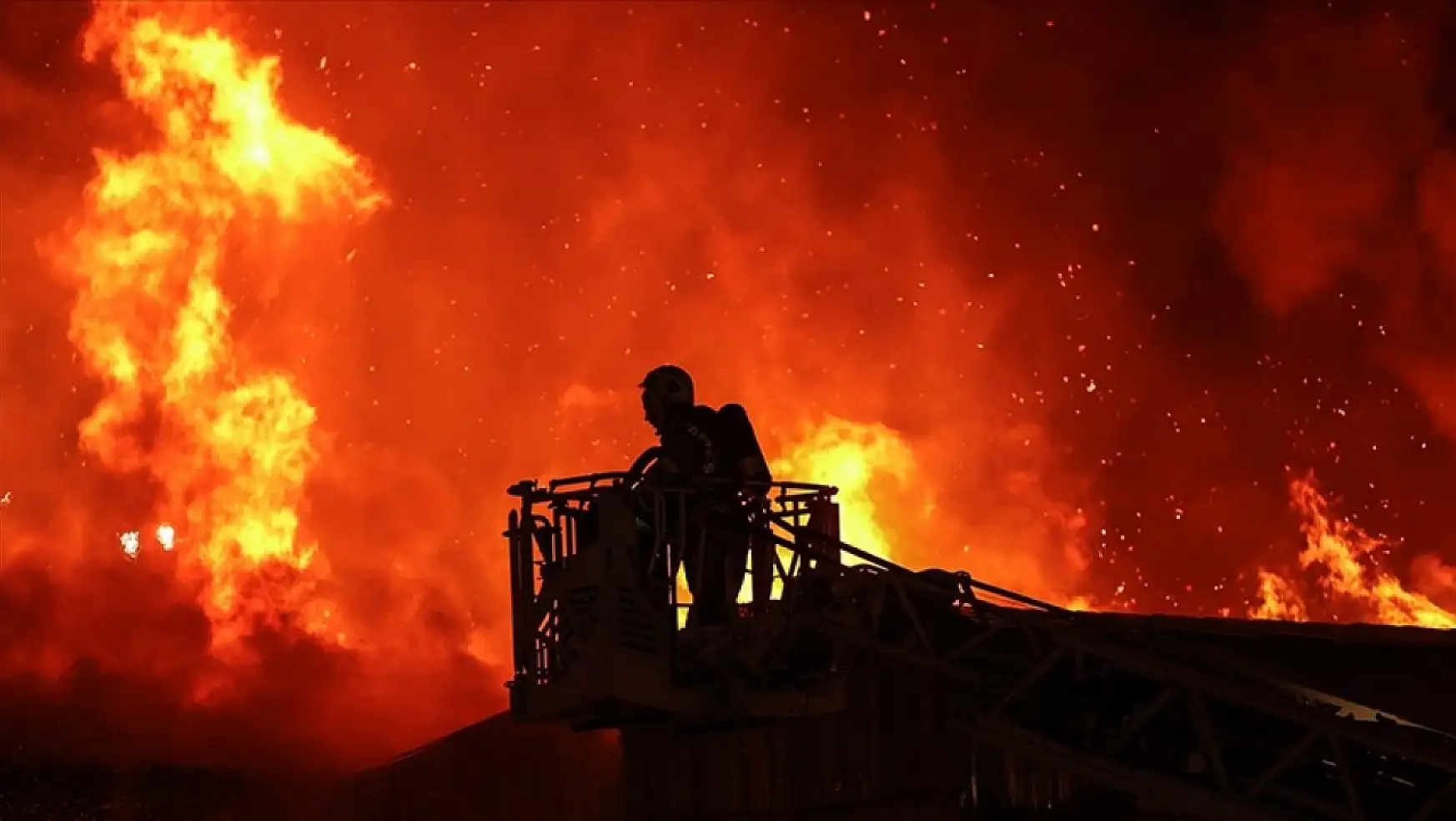 Konya şantiyesinde büyük yangın çıktı!