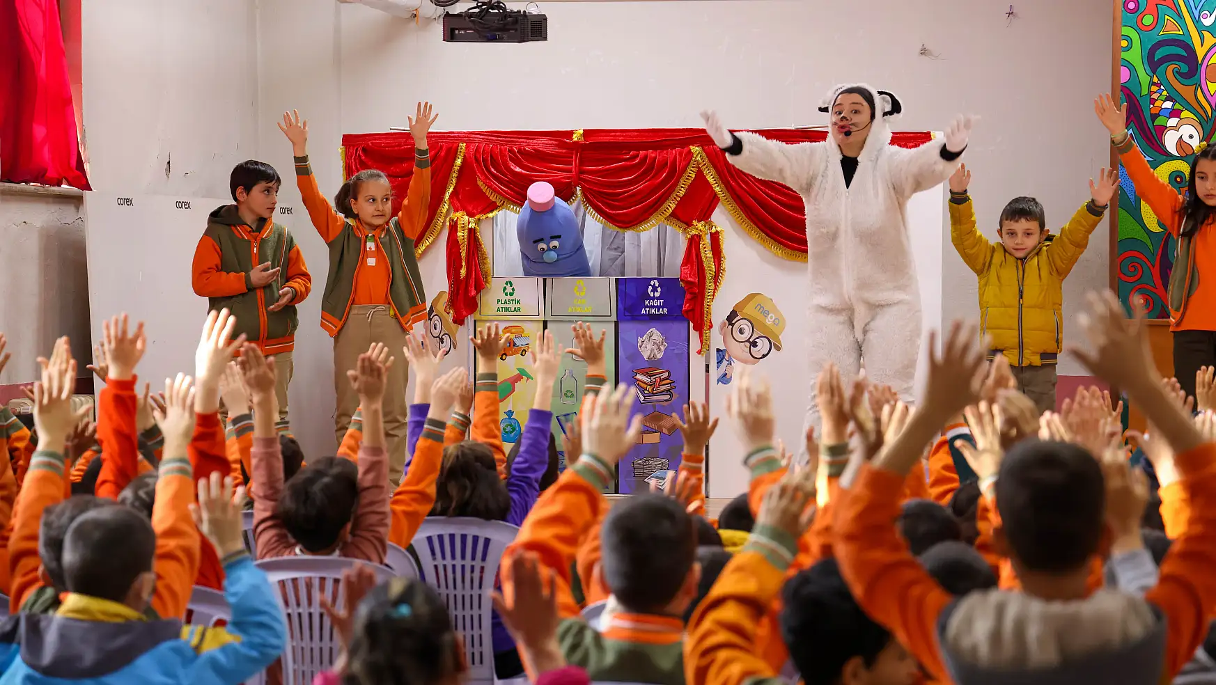 Konya'da çocuklara çevre bilinci tiyatro ile anlatılıyor