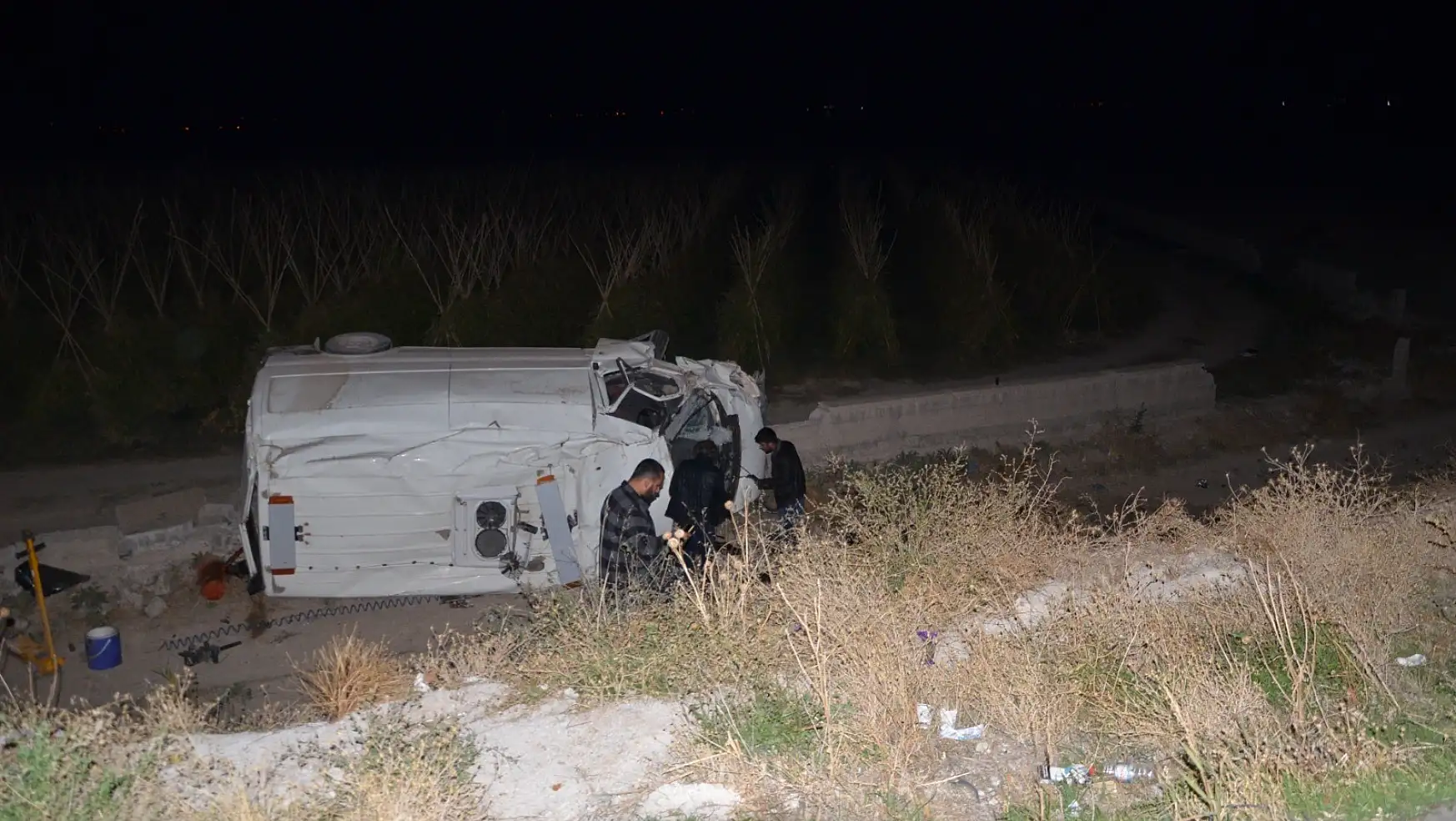Konya'da takla atan minibüsün sürücüsü yaralandı
