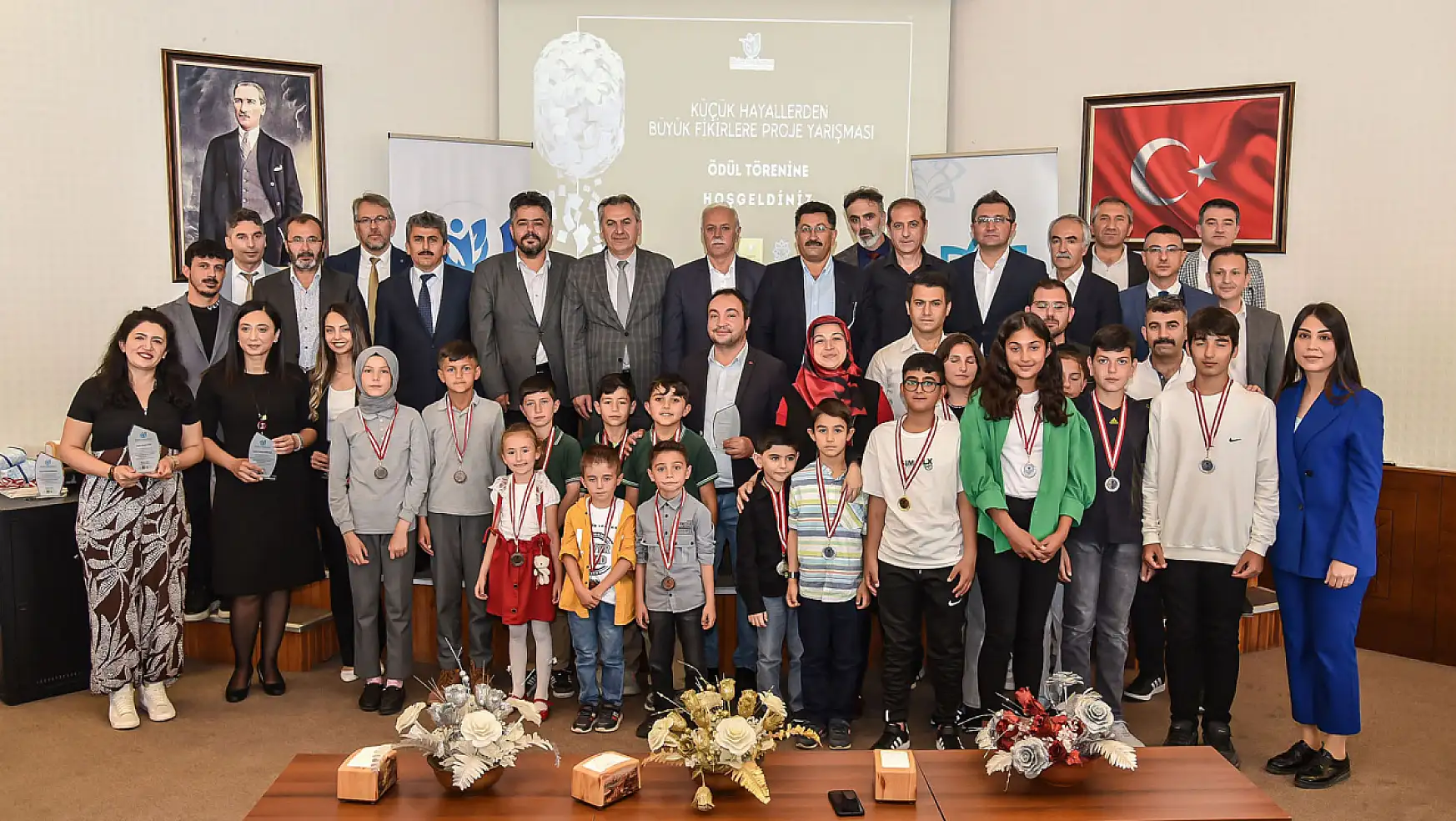 Küçük hayallerden büyük fikirlere projesinin ödül töreni Konya'da gerçekleştirildi