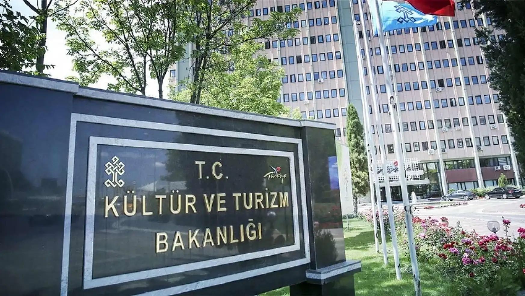 Kültür ve Turizm Bakanlığına bağlı etkinlikler durduruldu!