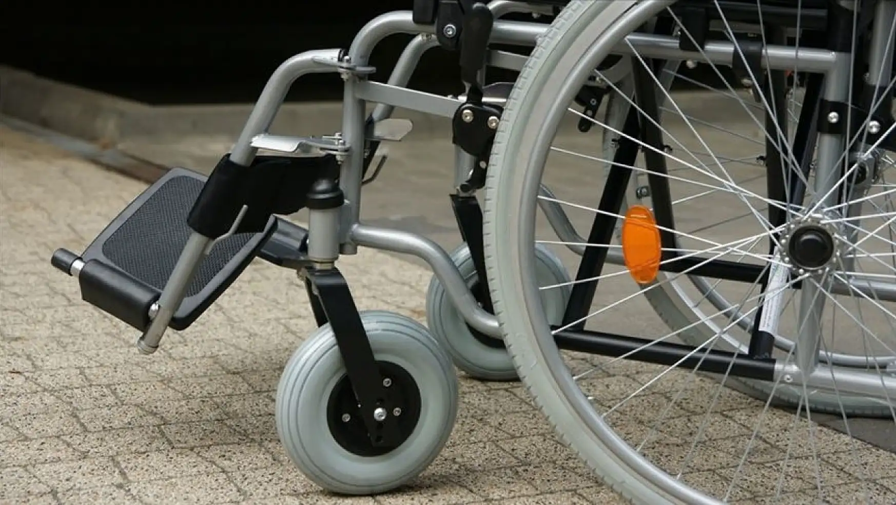 O ülkede tekerlekli sandalyeler ücretsiz olacak