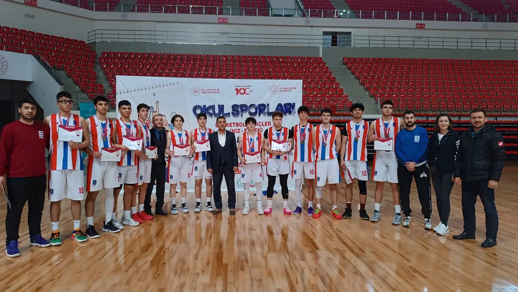 Okul Sporları Basketbol Gençler A Kız-Erkek Grup Müsabakaları Konya'da sona erdi!