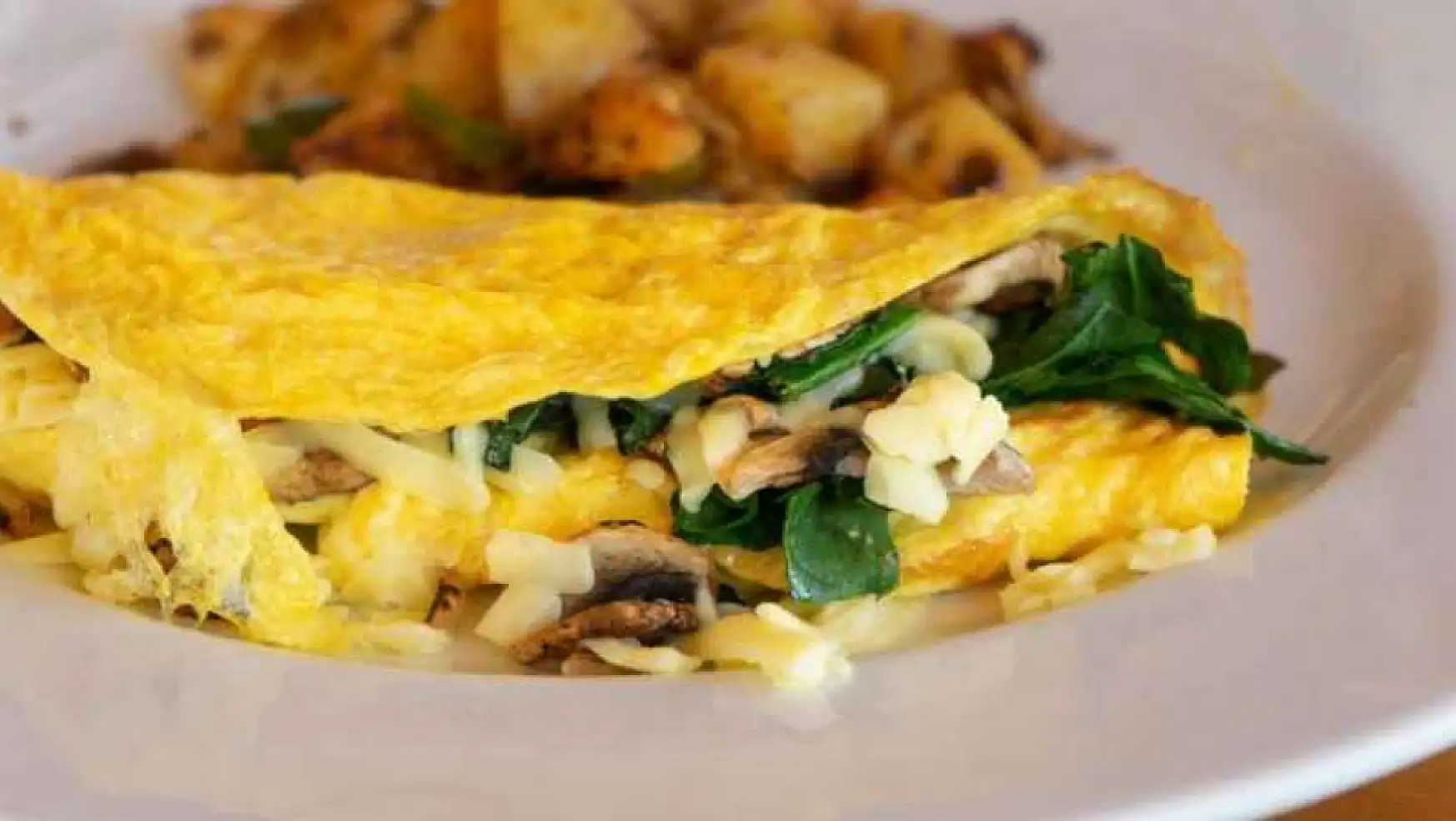 Peynirli ıspanaklı omlet nasıl yapılır? Bu tarife doyamayacaksınız!