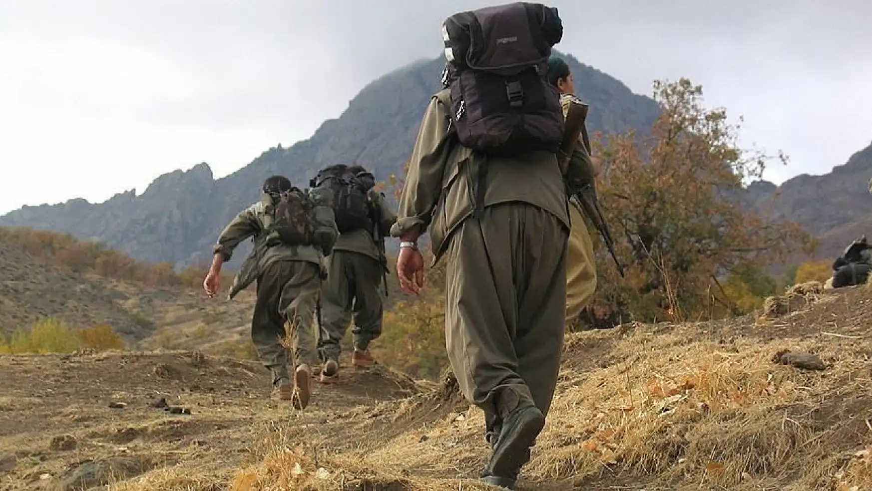 PKK'lı terörist Türkiye'ye girmeye çalışırken yakalandı