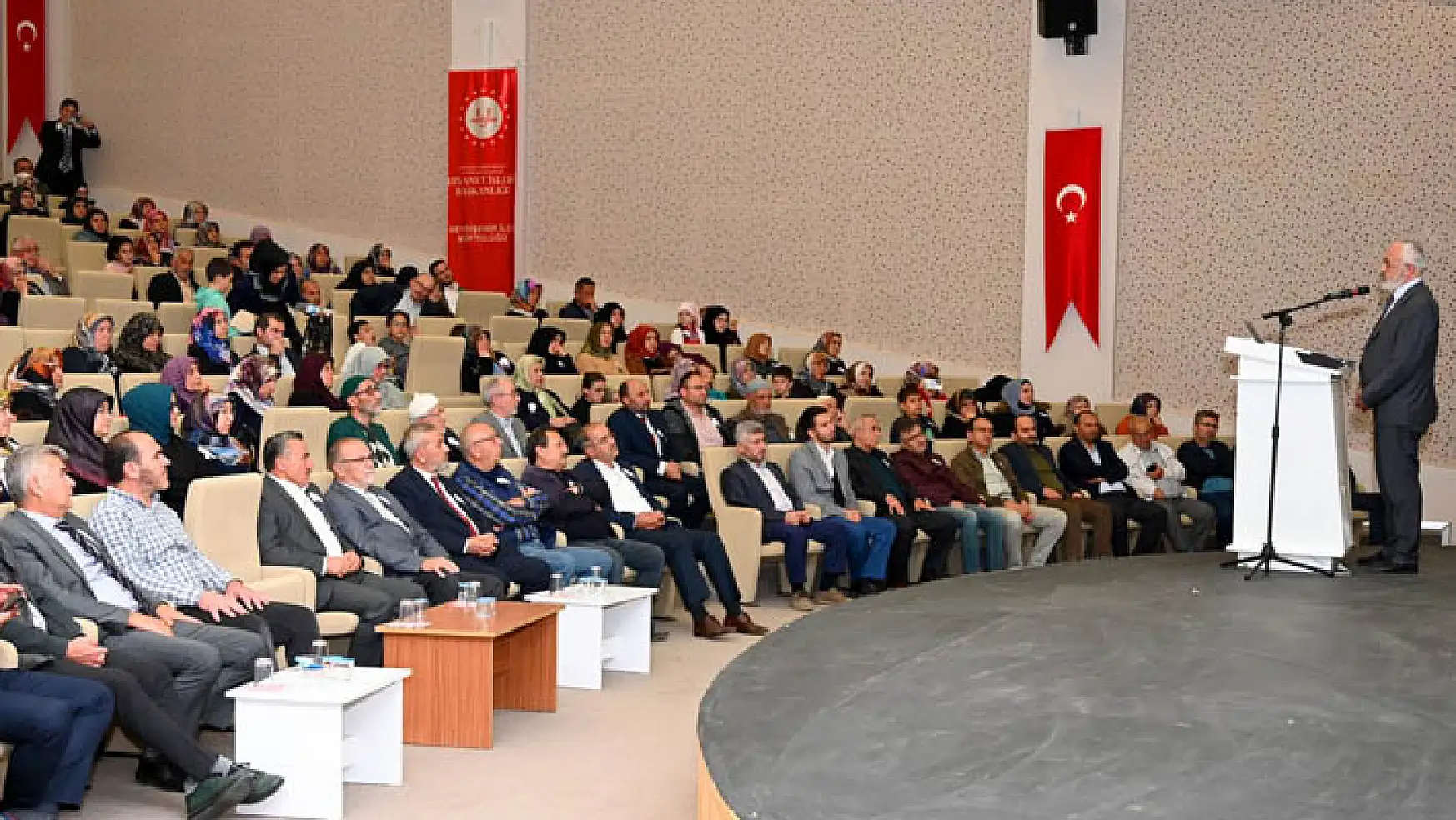 Seydişehir'de konferans