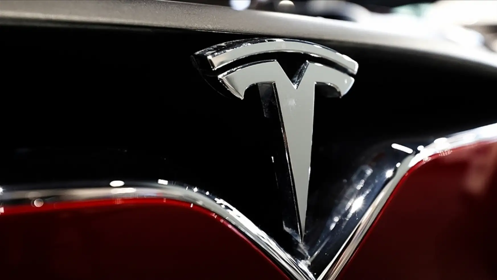 Tesla, çalışanına yaklaşık 3,2 milyon dolar tazminat ödeyecek