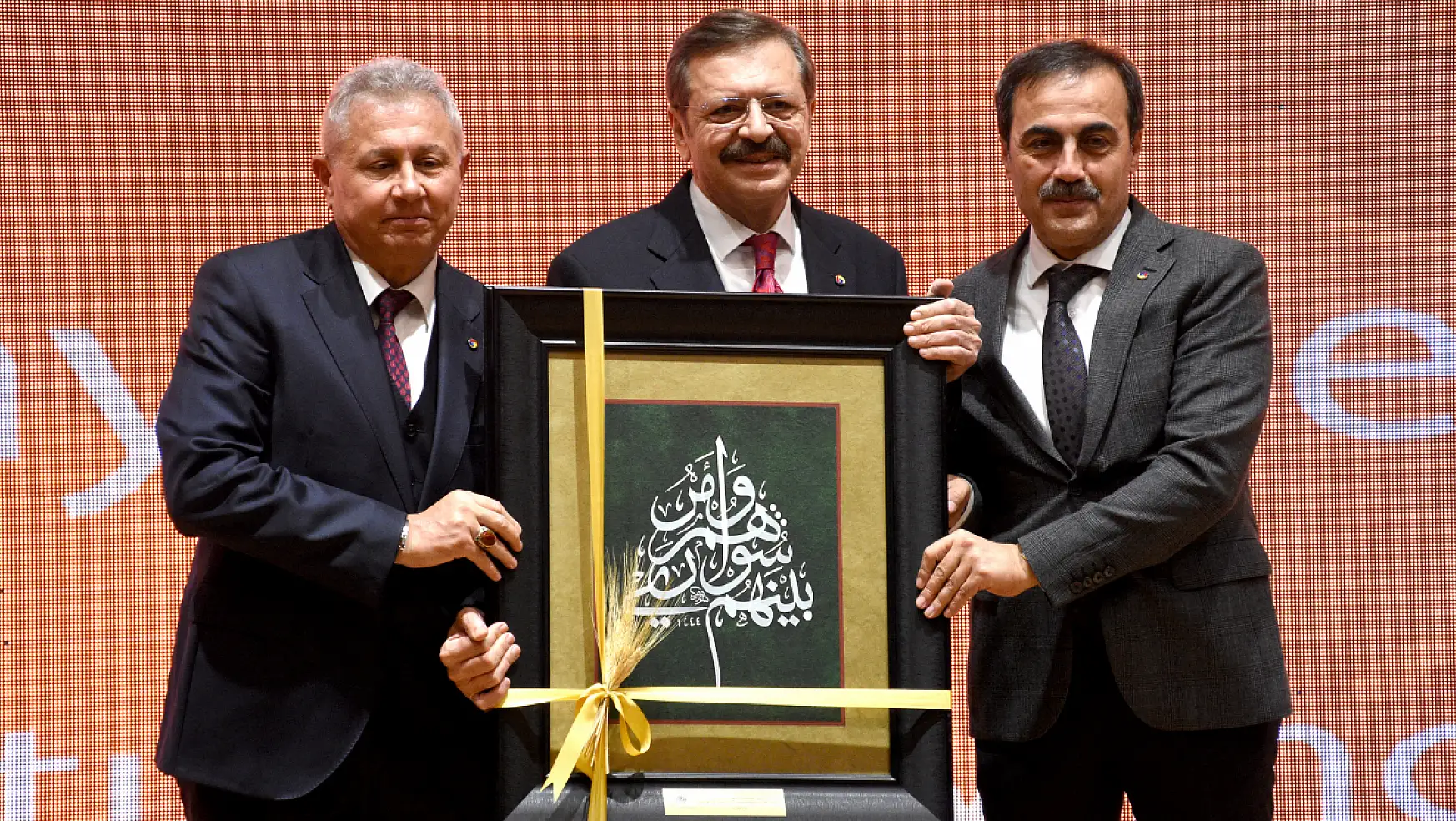TOBB Başkanı Hisarcıklıoğlu Konya'da Hayatın İlerisi panelinde konuştu!
