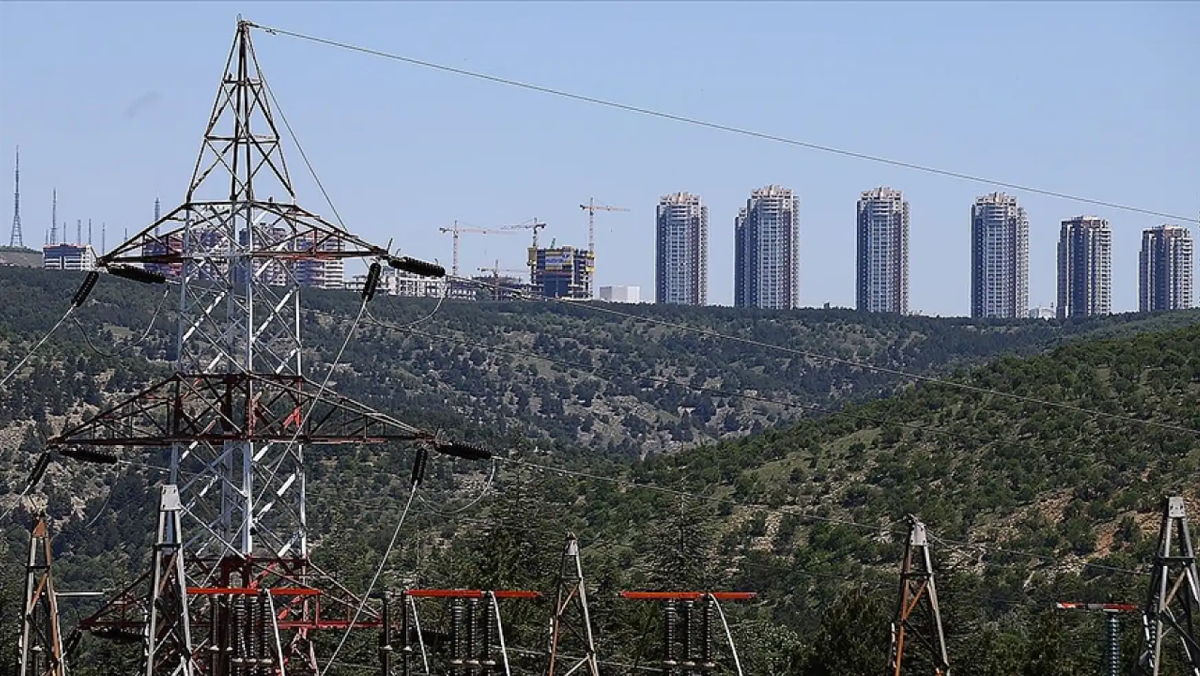 Türkiye klimalara dayandı: Elektrik tüketimi rekor kırdı