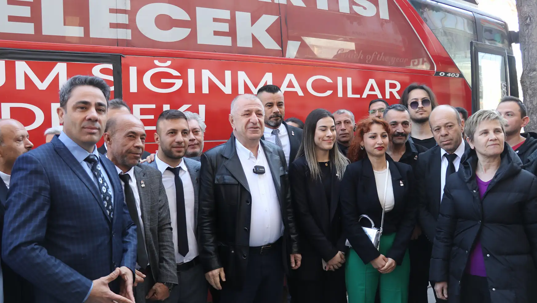 Zafer Partisi Genel Başkanı Özdağ, partisinin Burdur il başkanlığının açılışını yaptı