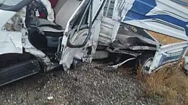 3 aracın karıştığı kazada ortalık savaş alanına döndü: 12 yaralı!