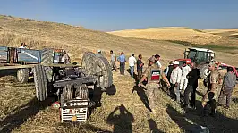 Devrilen traktörün sürücüsü feci şekilde can verdi!