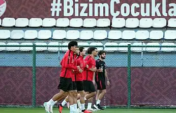 Adil Demirbağ ve Abdülkerim Bardakçı 4 yıl sonra yeniden aynı forma için sahaya çıkabilir!