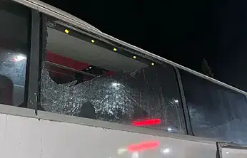 Alanya'da Konyaspor taraftarını taşıyan otobüslere saldırı!