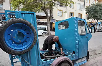 Konya'da arızalanan dükkanına koşuyor! 30 yıllık usta 'ekmek teknelerini' yaşatıyor
