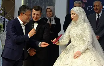 Bakan Yumaklı Konya'da genç çift için 'evet' dedi