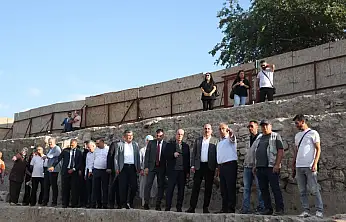 Başkan Altay ve AK Parti Heyeti Larende kazı çalışmalarını inceledi