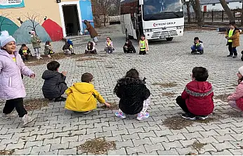 Beyşehir'de doğayla eğitim buluştu: Minikler keşfetti, gençler yürüdü