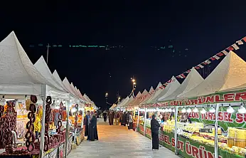 Damak çatlatan yöresel lezzetler Gastronomi ve Yeni Yıl Festivali'nde