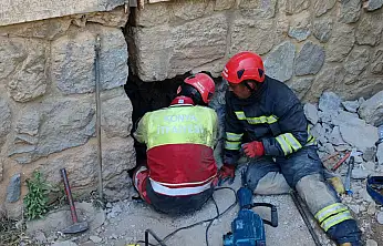 Duvarların arasında mahsur kaldı! Konya'da 9 saatlik kurtarma operasyonu