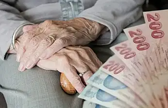 Emekliye bomba haber! Ekonomist isim açıkladı: Yıl sonu maaşlar ne kadar olacak?