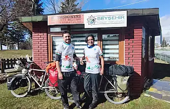 İki teker üstünde iki yıl: Fransız çift Konya'da mola verdi