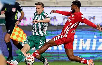 İlk yarıda fişi çekebilirdi! Konyaspor'un kaçırdıkları maç sonu itiraf ettirdi
