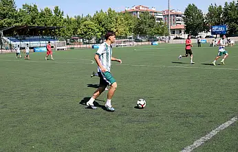 Karatay'da yaz tatili böyle geçiyor! Kur'an kursu öğrencileri kıyasıya yarıştı
