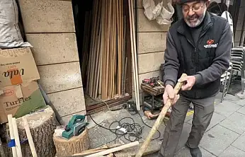 Konya Bedesten'inde yarım asırlık zanaat: Kızılcık ağacına can veriyor
