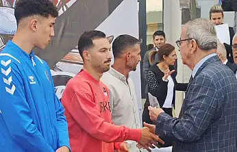 Konya Büyükşehir Belediyesporlu Ramazan Yılmaz'a 'Yılın Sporcusu' ödülü