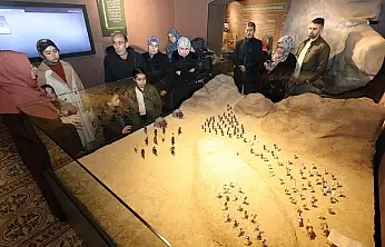 Konya Büyükşehir'den manevi atmosfer: Siyer Sergisi gönüllerde iz bırakıyor