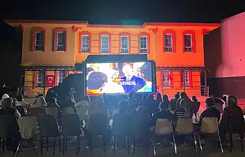 Konya ÇES'te Yeşilçam rüzgarı: Açık hava sinemasında nostalji dolu gece