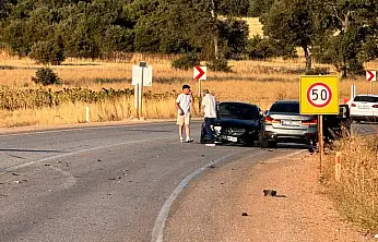 Konya'da 3 otomobil birbirine girdi: Çok sayıda yaralı var!