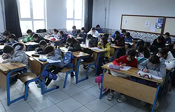 Konya'da 77 bin 600 öğrenci aynı sınavda ter döktü: 31 ilçede dev uygulama