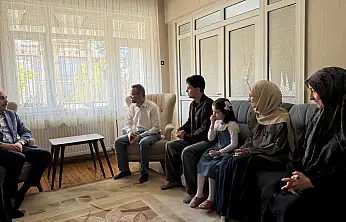 Konya'da anlamlı ziyaret: Siyer yarışmasında dereceye giren Hatice Kübra'ya sürpriz