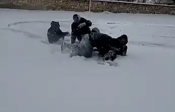 Konya'da asker uğurlaması kar eğlencesine dönüştü