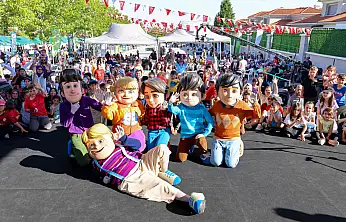 Konya'da binlerce çocuk aynı adreste buluştu