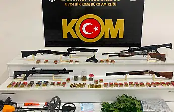 Konya'da bir araçta yapılan aramada çıkanlar şok etti!
